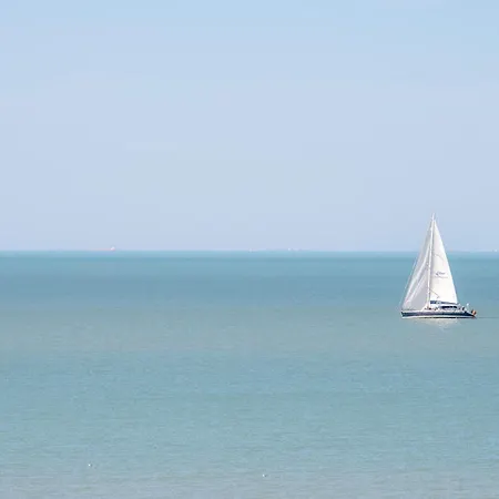 アパート Superior With Unbelievable Views オステンド